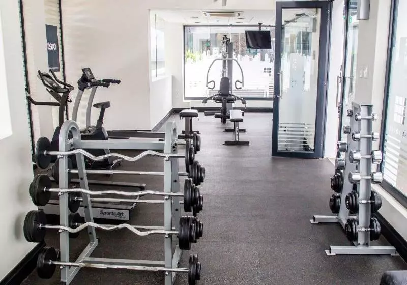 هتل The Square Boutique By Misty Blue S