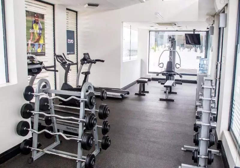 هتل The Square Boutique By Misty Blue S