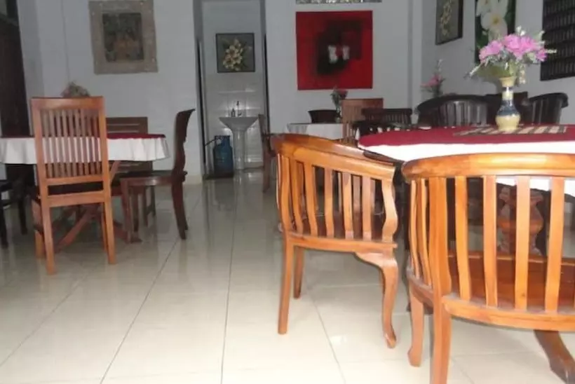 호텔 Warsa S Garden Bungalow And Spa