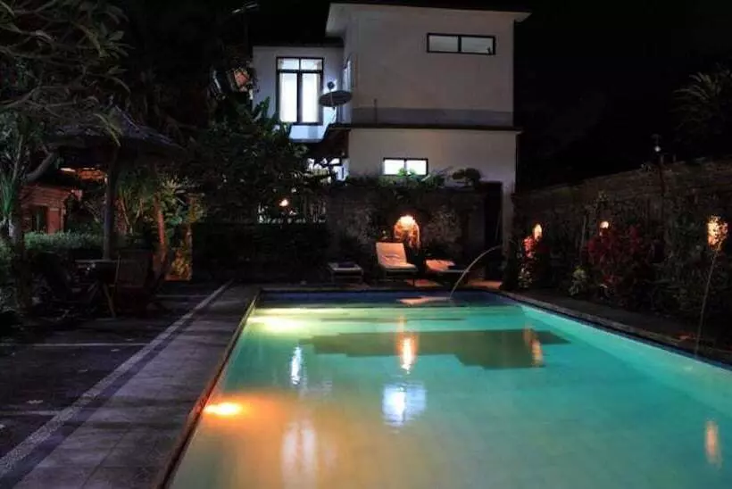 호텔 Warsa S Garden Bungalow And Spa