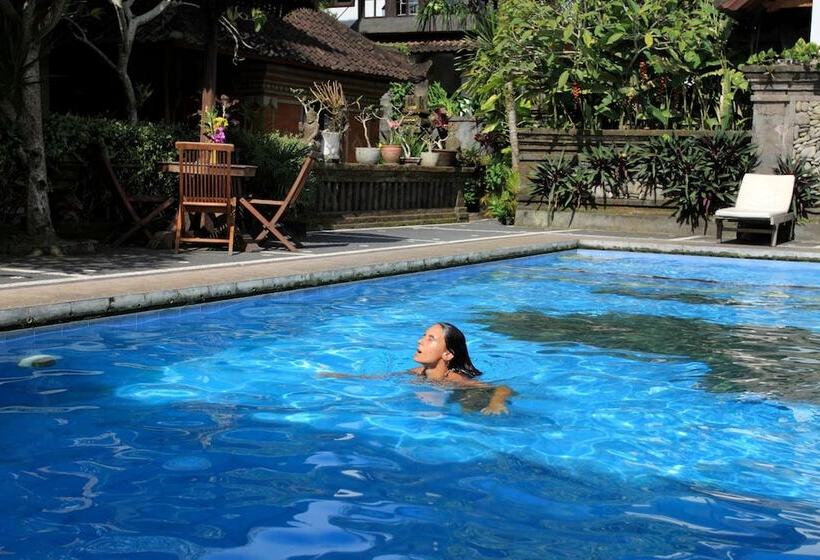 Otel Warsa S Garden Bungalow And Spa