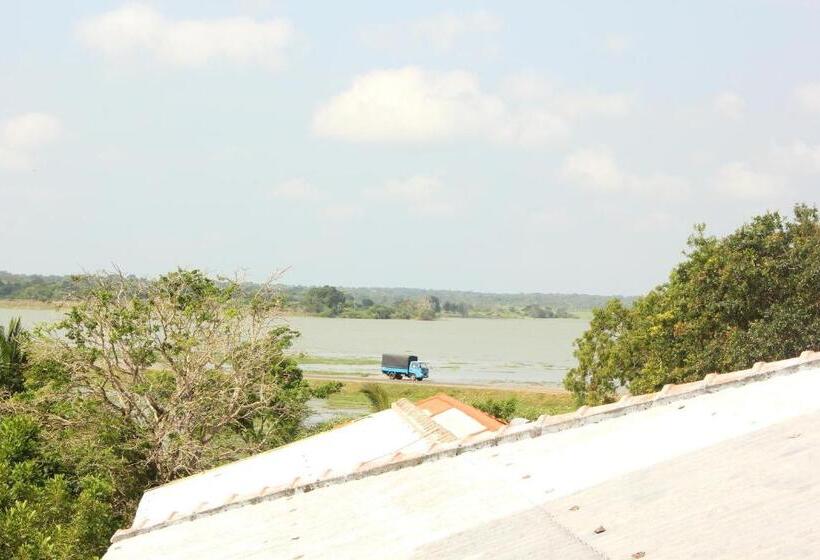 Отель Wila Safari