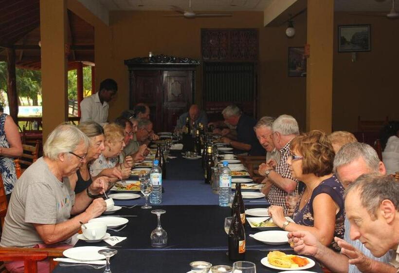 Отель Wila Safari