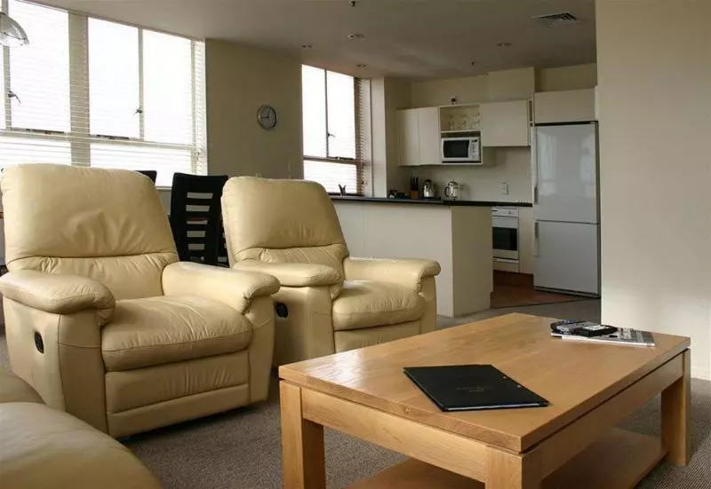 Poplars Apartment Hotel