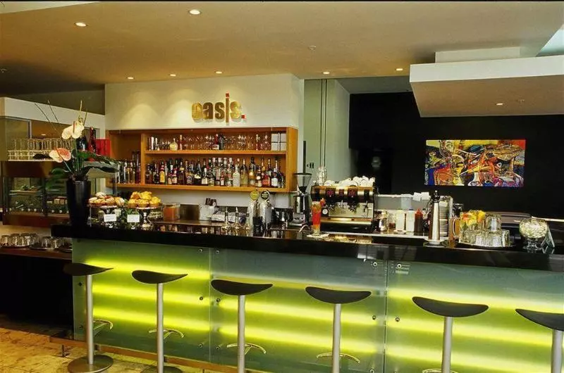 Poplars Apartment Hotel