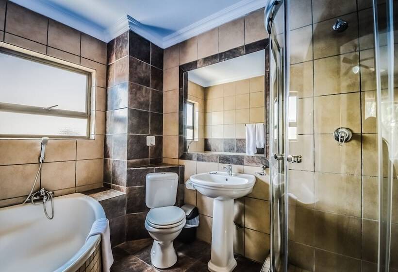 The Lakes Hotel And Conference Centre