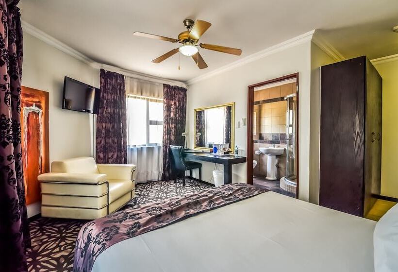 The Lakes Hotel And Conference Centre