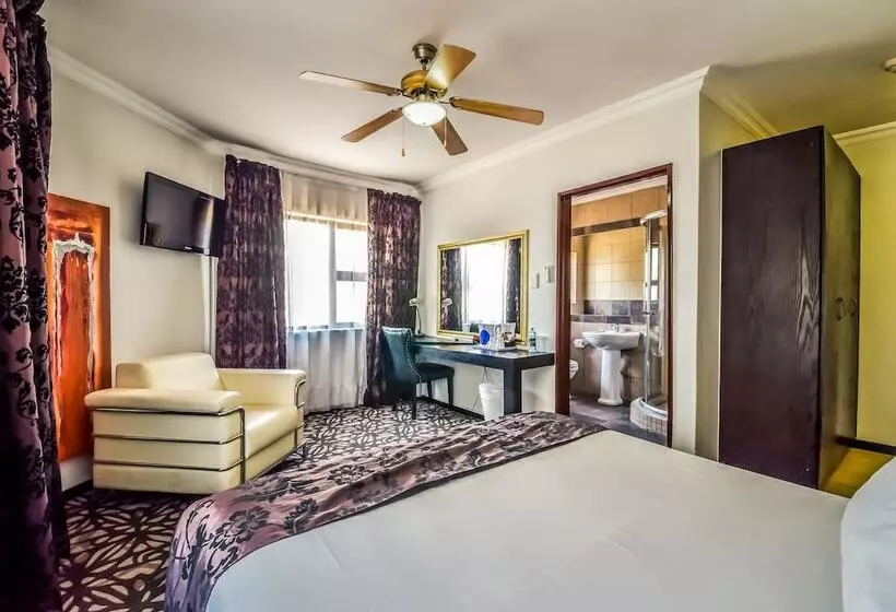 The Lakes Hotel And Conference Centre