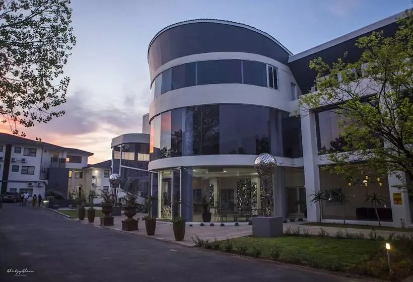 The Lakes Hotel And Conference Centre