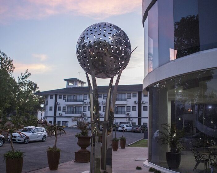 The Lakes Hotel And Conference Centre