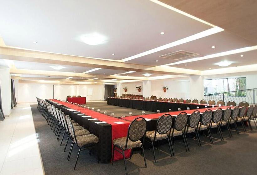 The Lakes Hotel And Conference Centre