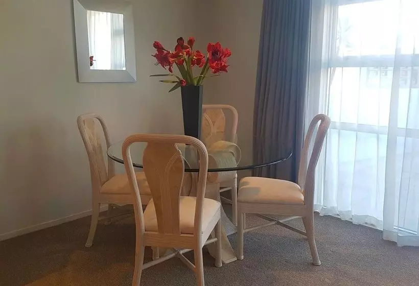 Waimahana Luxury Lakeside Apartments