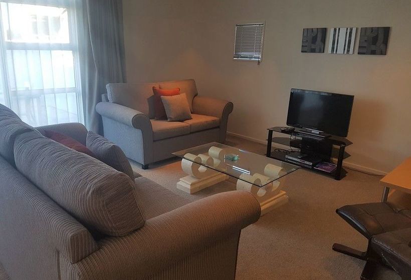 Waimahana Luxury Lakeside Apartments