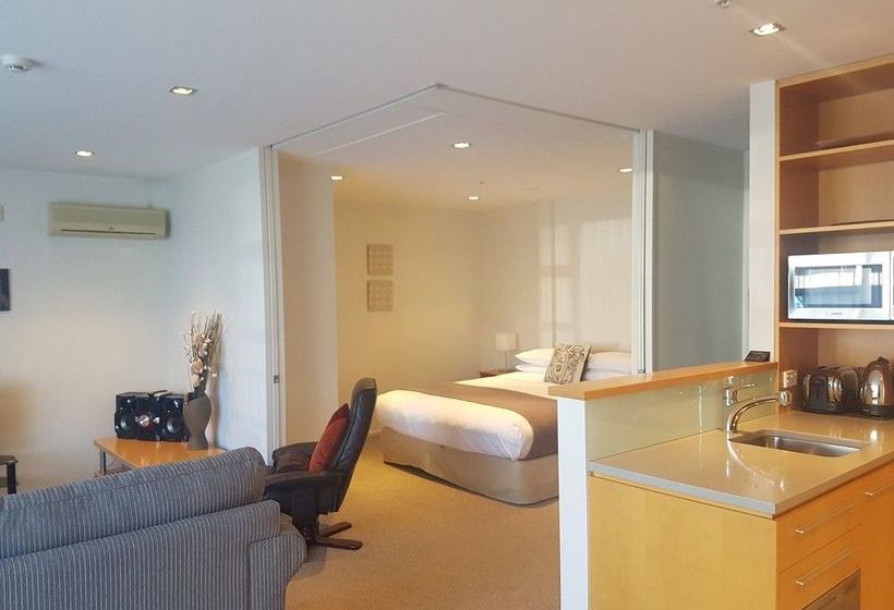 Waimahana Luxury Lakeside Apartments