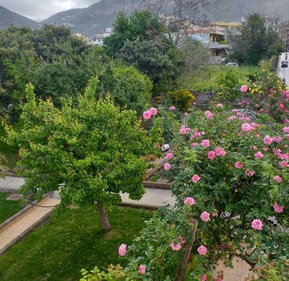 مبيت وإفطار Domus Liberty