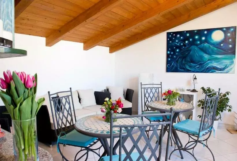 Aamiaismajoitus (B&B) Domus Liberty