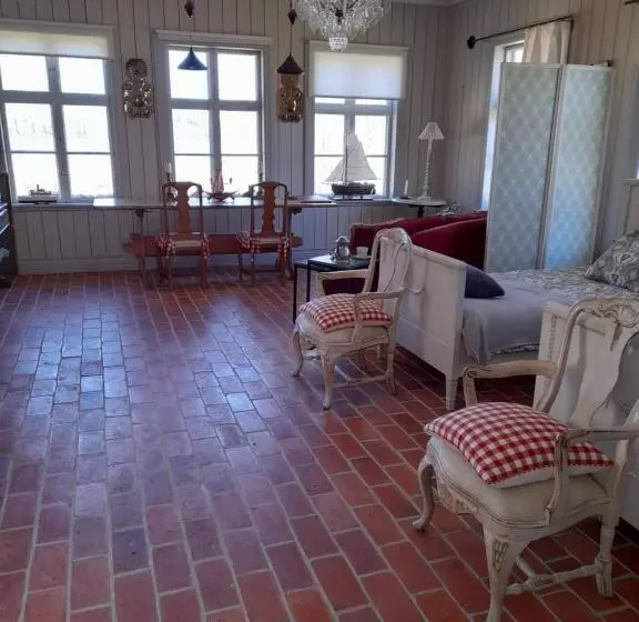 Aamiaismajoitus (B&B) ängbacka