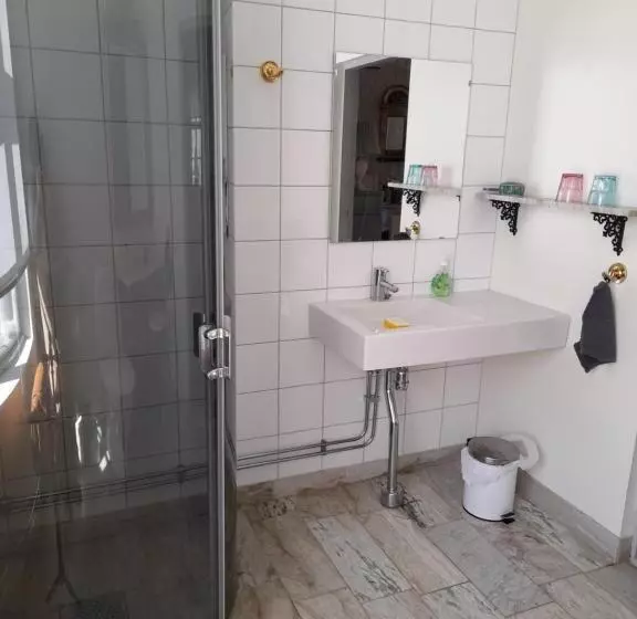 Aamiaismajoitus (B&B) ängbacka