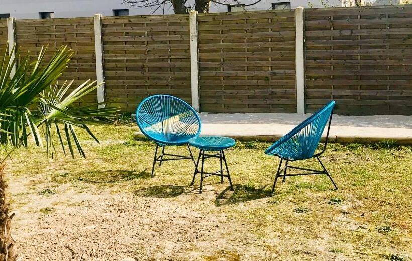 تختخواب و صبحانه La Rose Des Vents