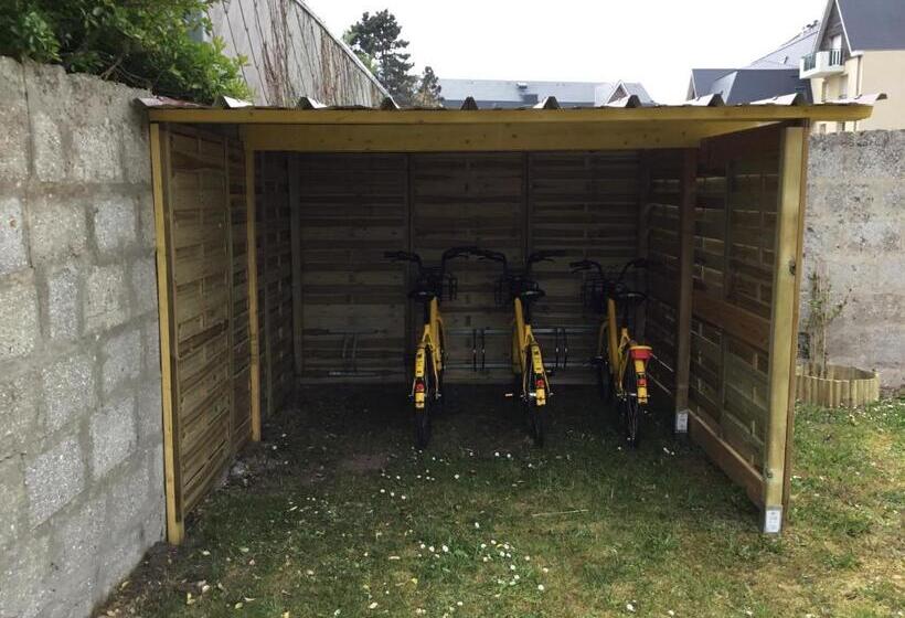 تختخواب و صبحانه La Rose Des Vents