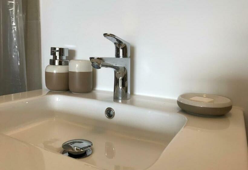 민박 Waterfront Studio