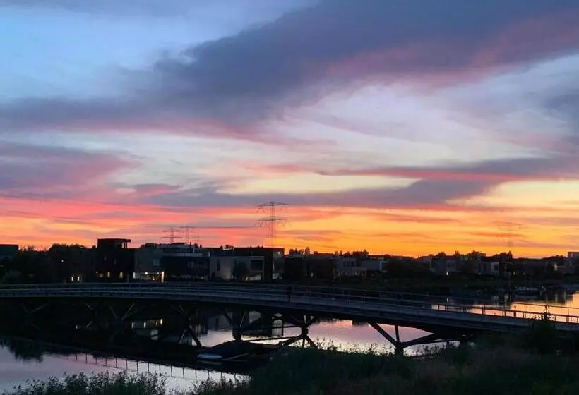 ベッドアンドブレックファースト Waterfront Studio