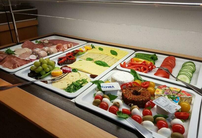 酒店 Ria‘s Beachhouse