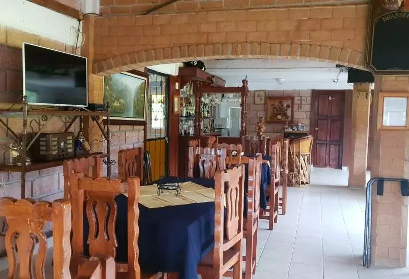 Hotelli Rio Estigia Inn