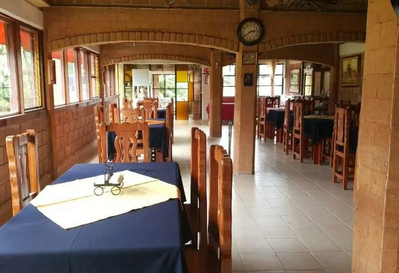 Hotelli Rio Estigia Inn