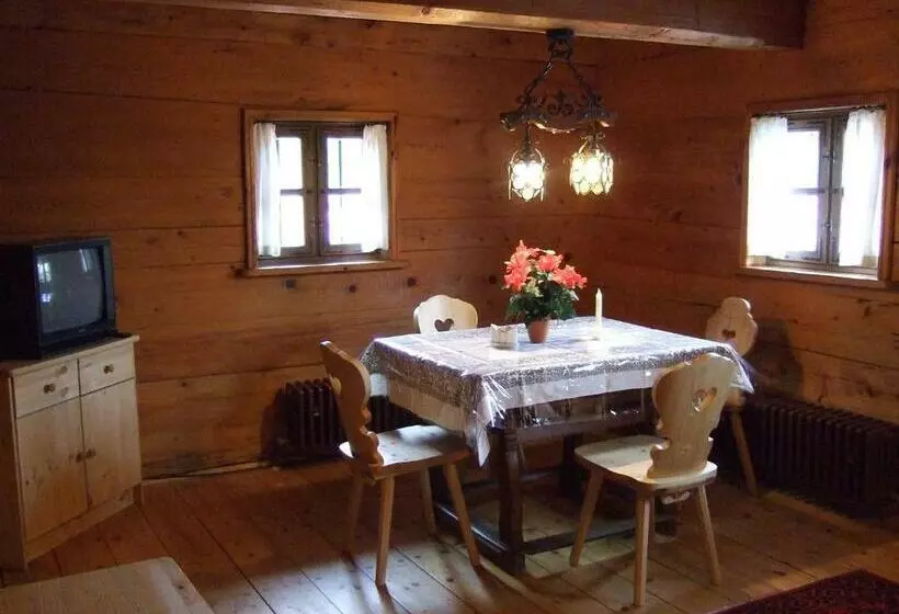 Majatalo Gästehaus Banik