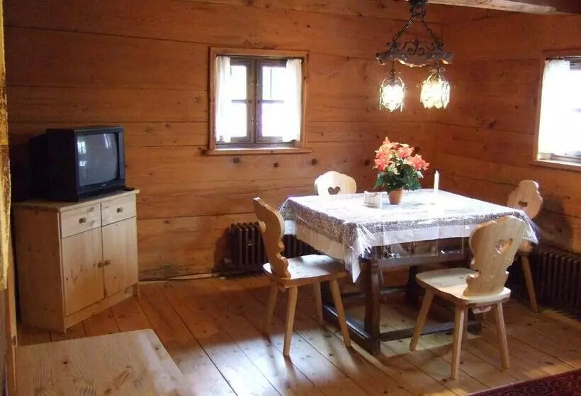 Majatalo Gästehaus Banik