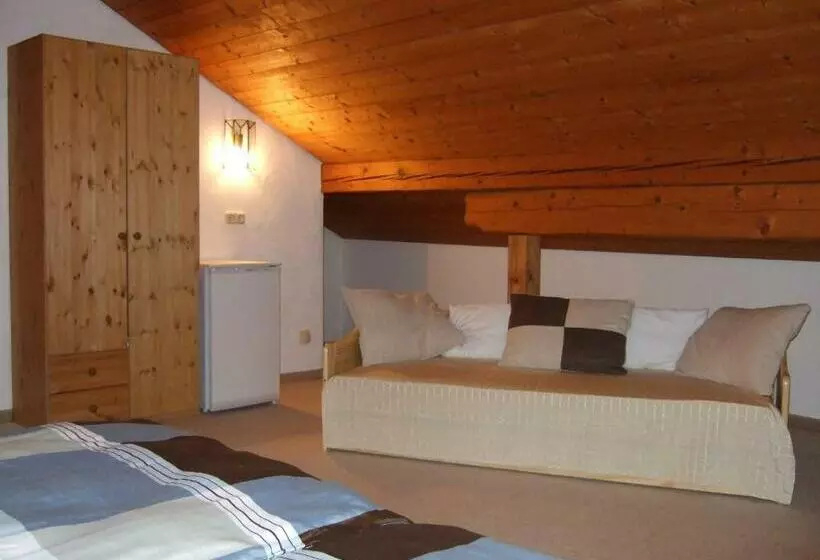 Majatalo Gästehaus Banik