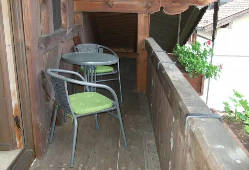 Majatalo Gästehaus Banik