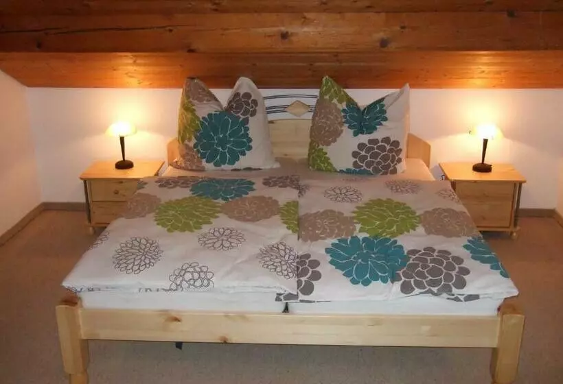 Majatalo Gästehaus Banik