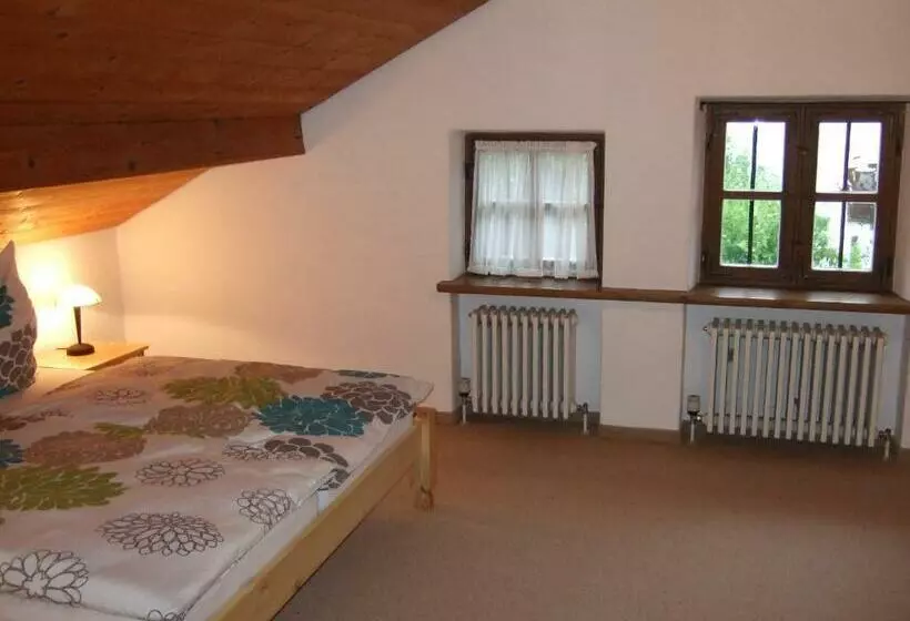 Majatalo Gästehaus Banik