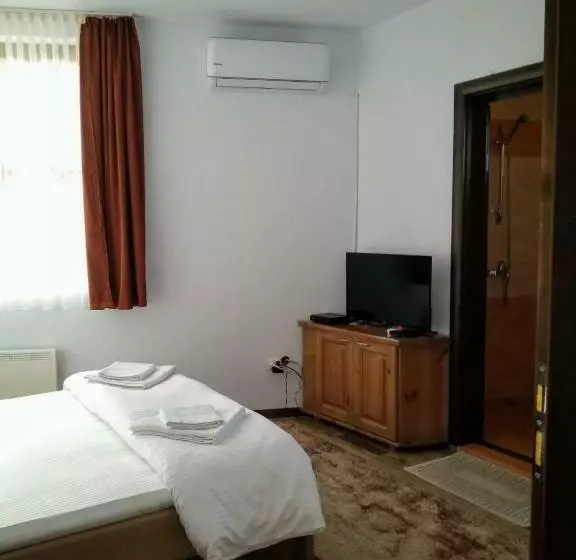 Majatalo Guesthouse White Margarit