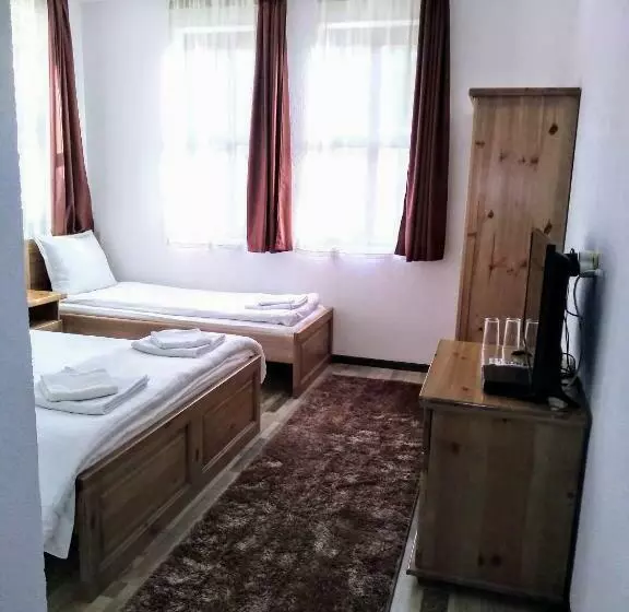 Majatalo Guesthouse White Margarit