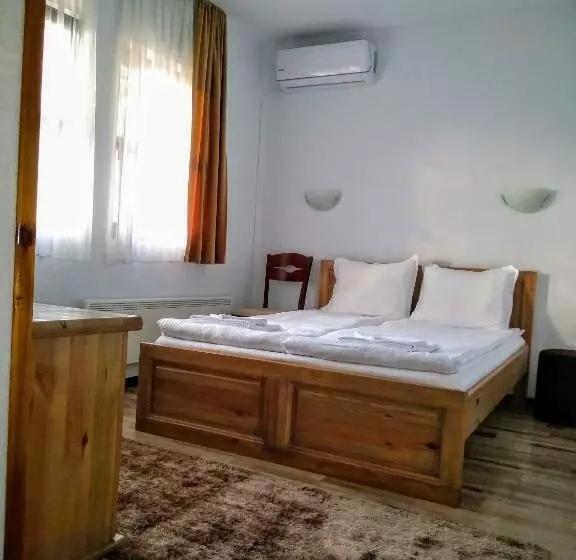 Majatalo Guesthouse White Margarit