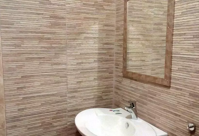 Majatalo Guesthouse White Margarit