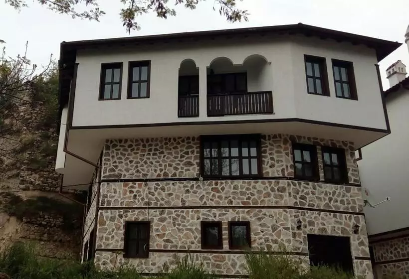 Majatalo Guesthouse White Margarit