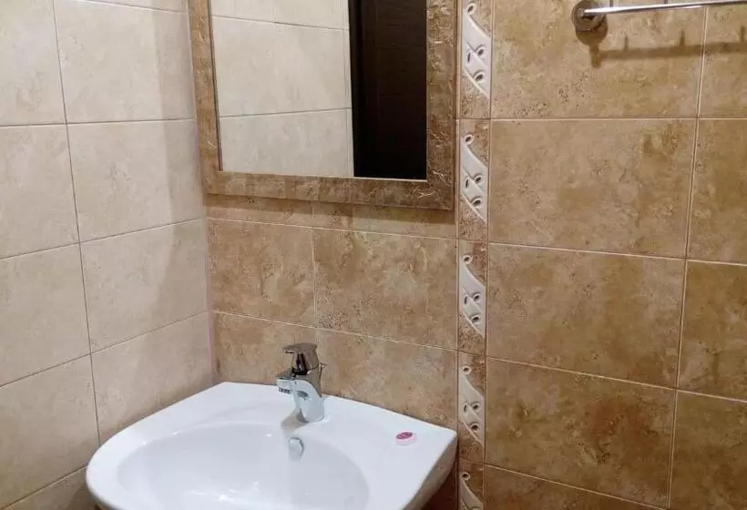 Majatalo Guesthouse White Margarit