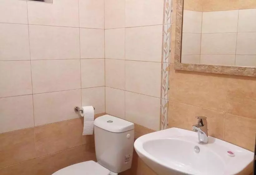 Majatalo Guesthouse White Margarit