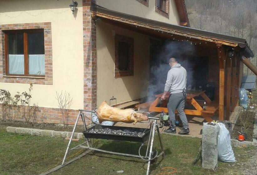 ペンション Katalin Kulcsosház