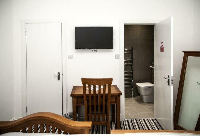 پانسیون Maze Serviced Apartment