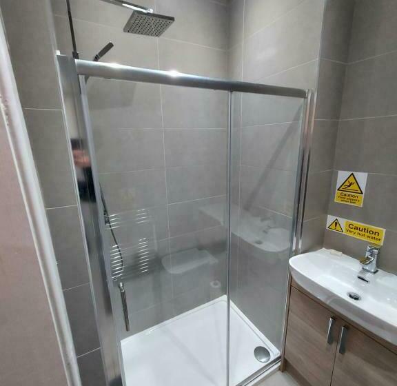 پانسیون Maze Serviced Apartment