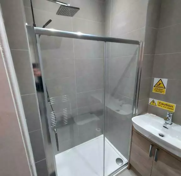 پانسیون Maze Serviced Apartment