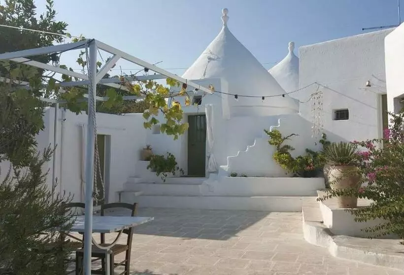پانسیون Syconium Trullo And Lamia Gea Charme And History