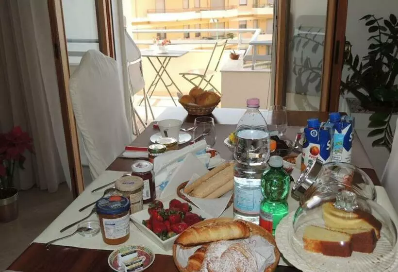 تختخواب و صبحانه La Terrazza