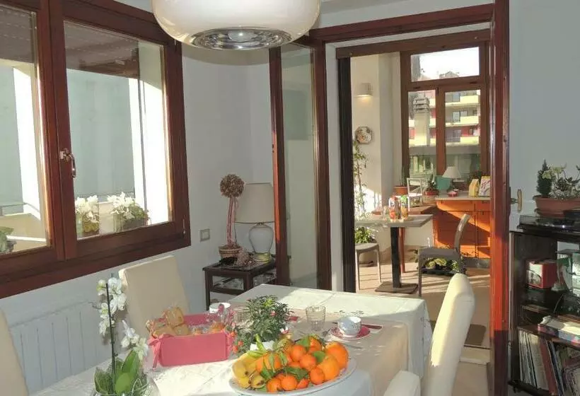 تختخواب و صبحانه La Terrazza