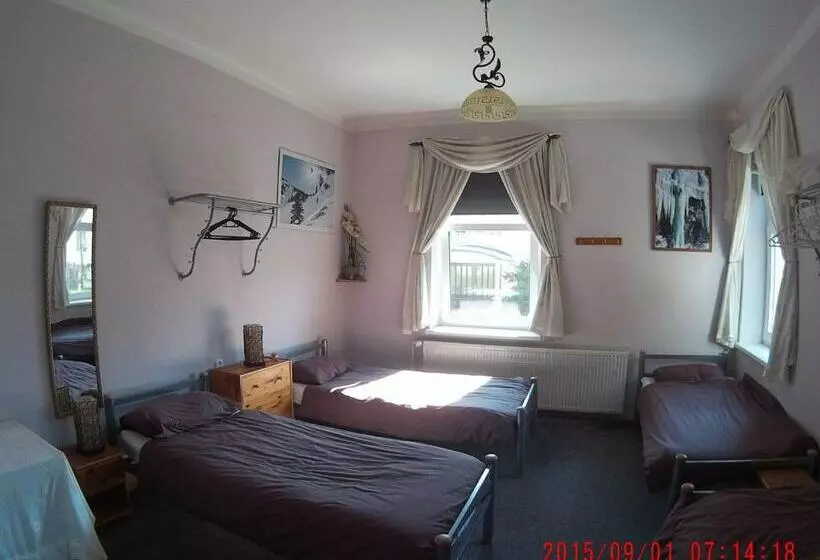 Aamiaismajoitus (B&B) Mikulas Guest House